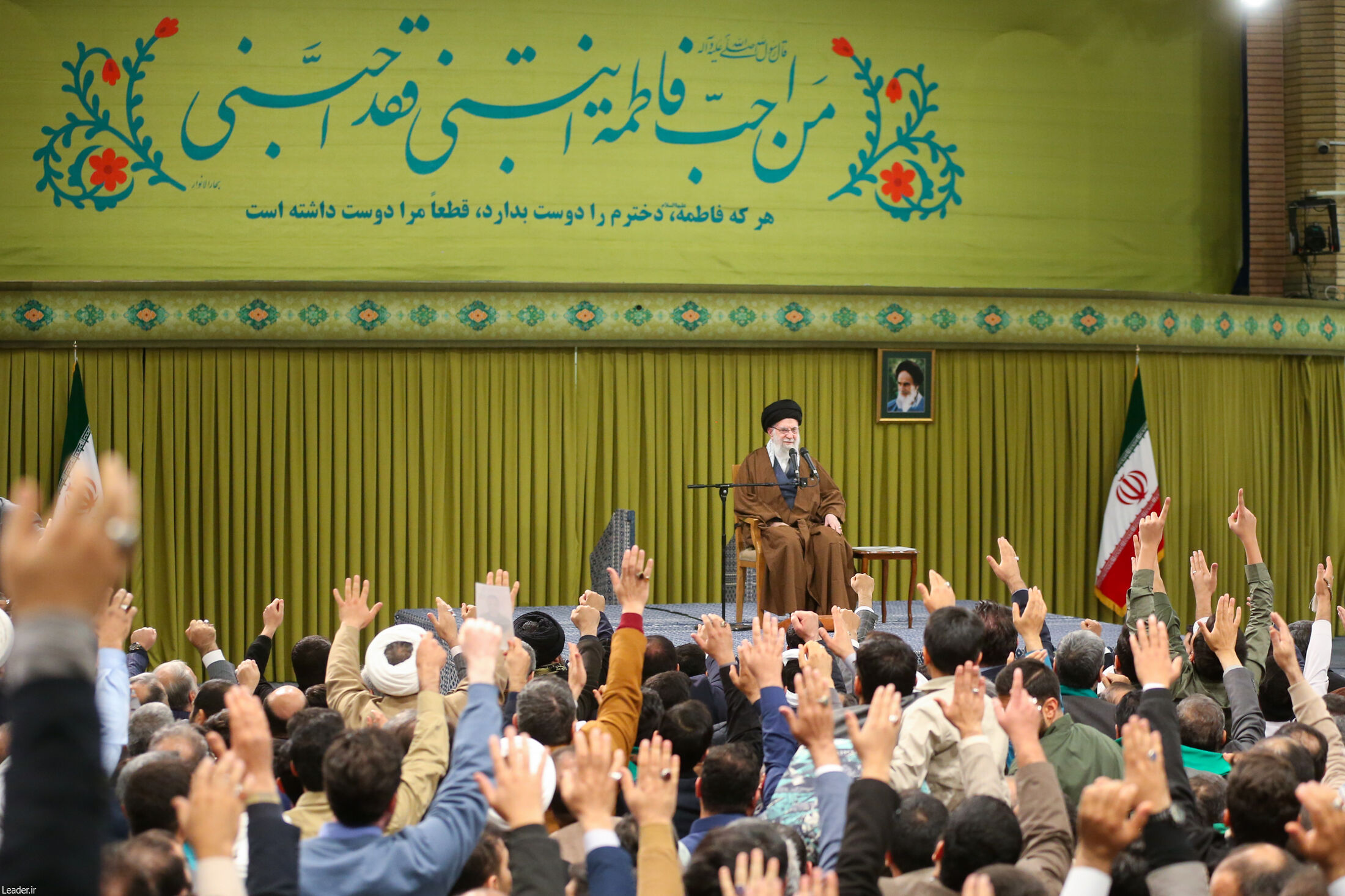 در میدان تبلیغات، آرایش جنگی بگیرید